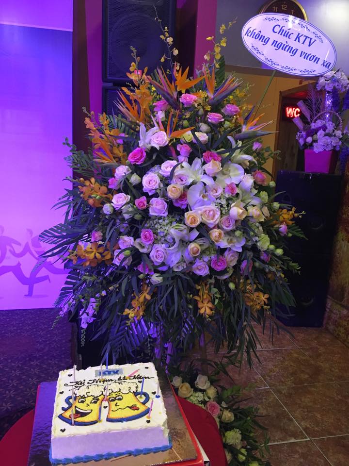 Lẵng hoa màu cam chúc mừng sinh nhật công ty  Hoa kỷ niệm ngày thành lập công  ty ở Hà Nội